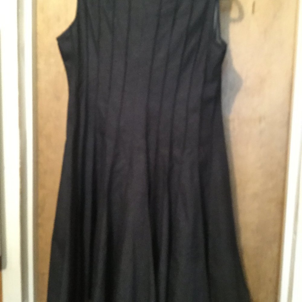 Dress - Picture 4 of 4